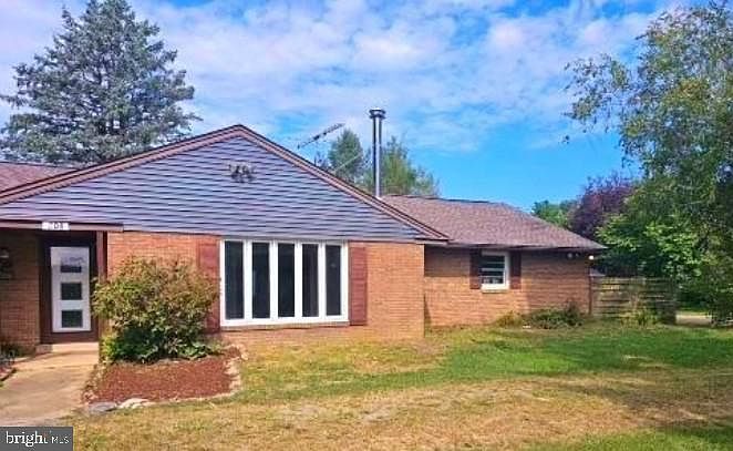 1st image of 208 Brick Rd
