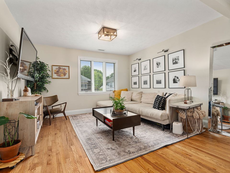 1st image of 41 Winter St Floor 2