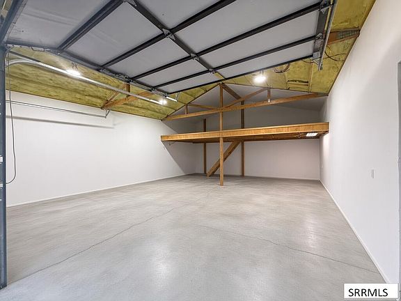 26th image of 706 College St