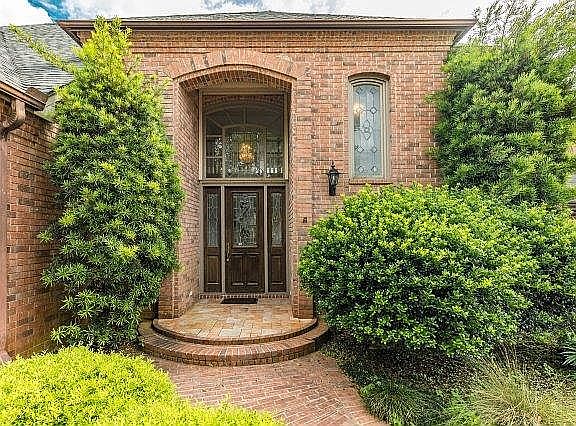 4th image of 10 Heritage Oak Ct