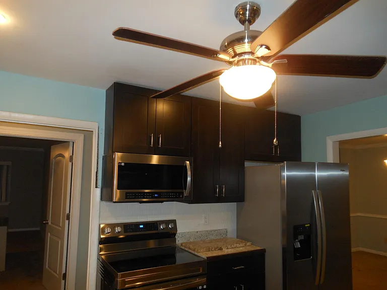 1832C N Elm St #C — Photo 5