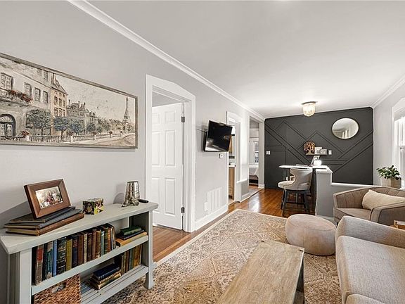 2nd image of 703 W 77th St