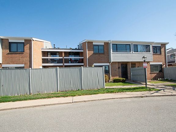 3rd image of 59 Rosewood Dr Unit 59