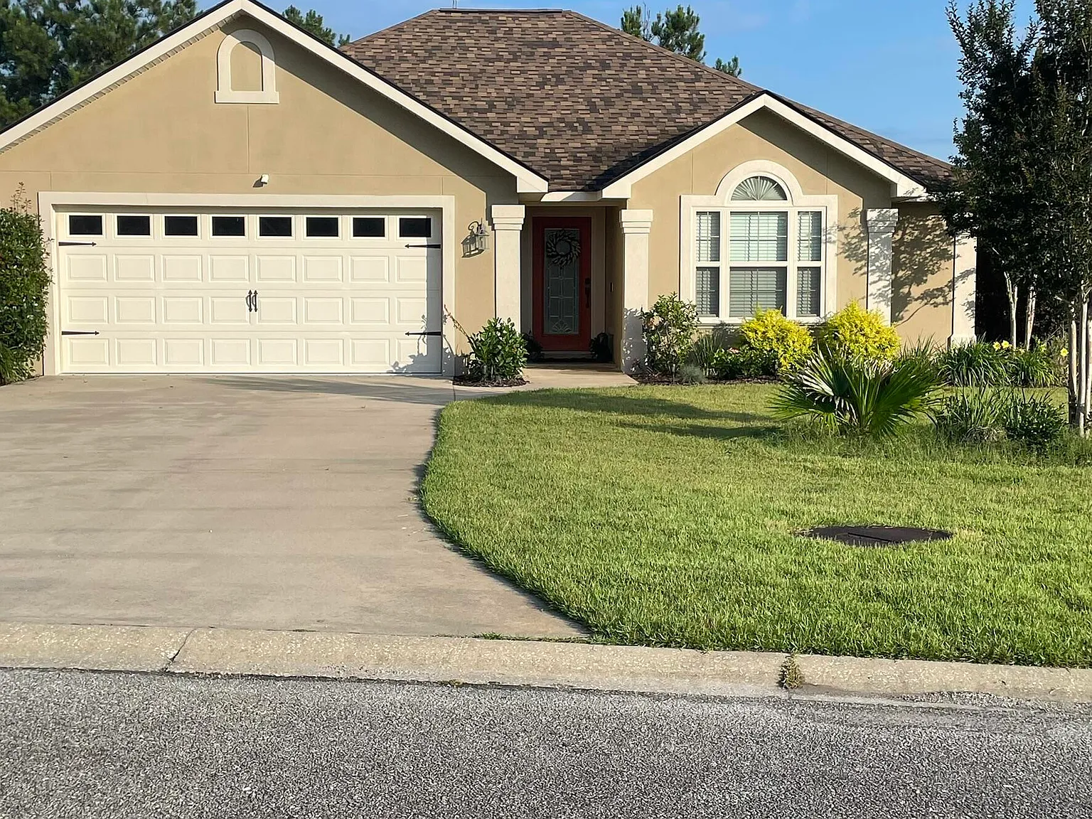 3 bed, 2.0 bath, 1348 sqft, $2,800 — Photo 1
