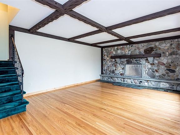 3rd image of 255 Zoerb Ave