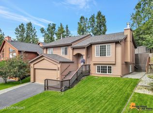 18601 Gibens Cir, Eagle River, AK 99577