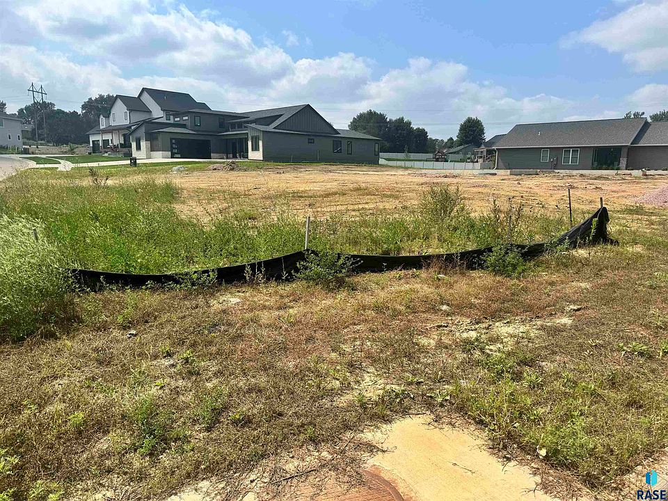 2nd image of 2013 Red Oak Ave