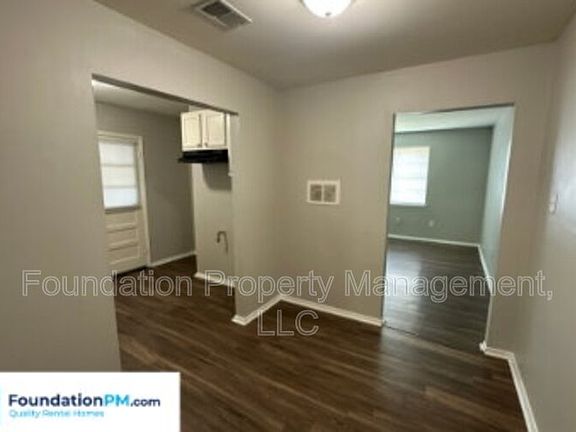 5th image of 1056 Hudson St