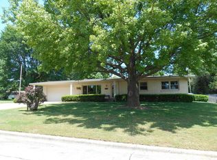 2437 E Broadmoor St, Springfield, MO 65804