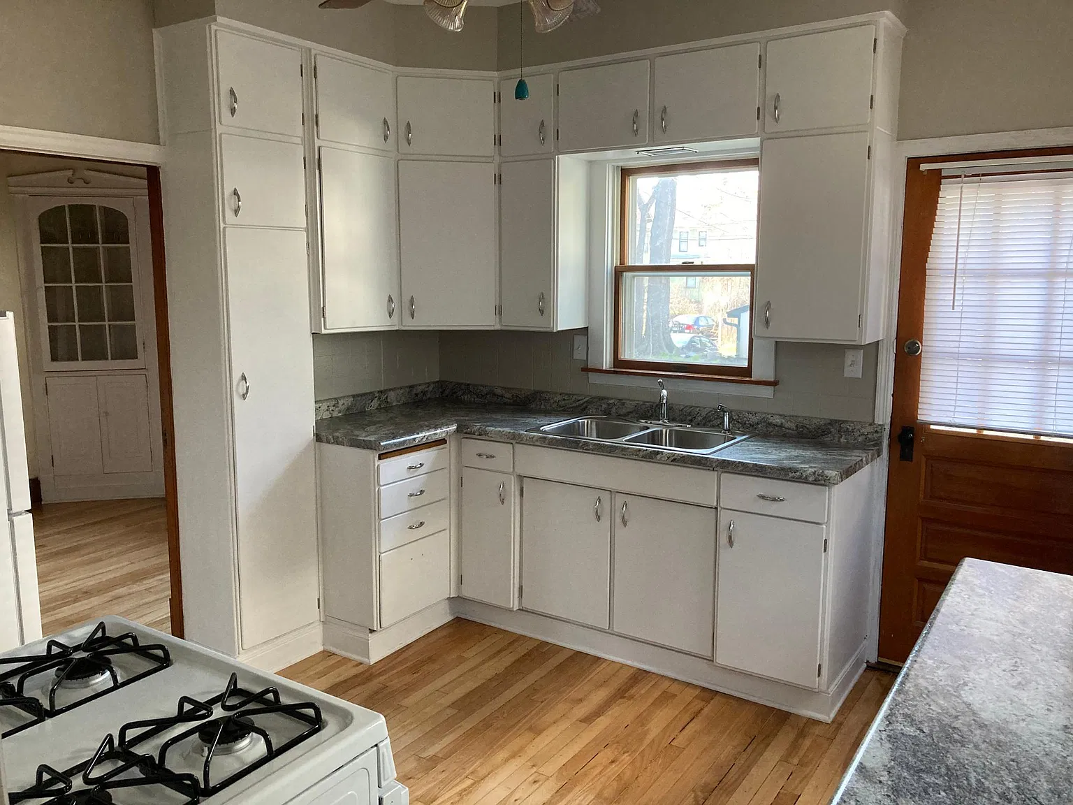 2 bed, 1.5 bath, $1,945 — Photo 4