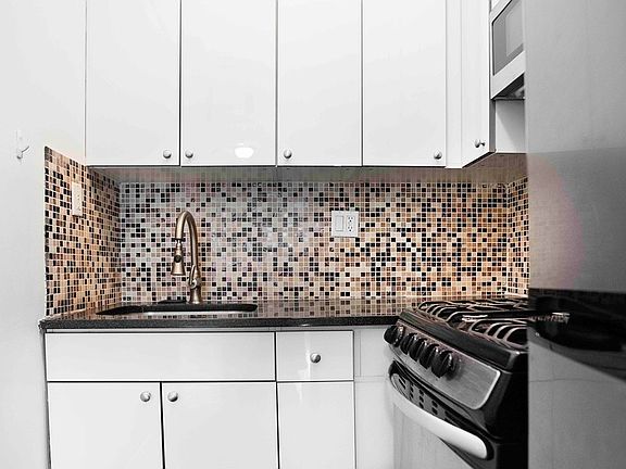 5th image of 156 E 102nd St #3C