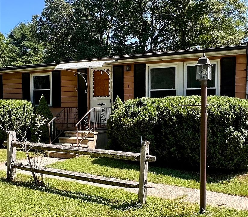 1st image of 9 Maverick Dr