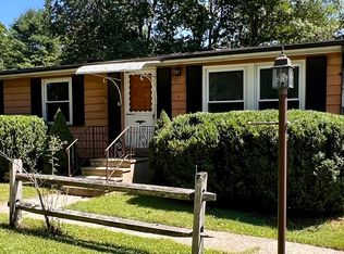 9 Maverick Dr, Brookfield, MA 01506