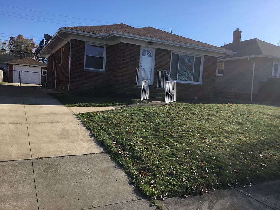 1st image of 11404 Briarcliff Dr