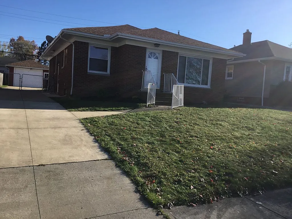 11404 Briarcliff Dr photo 1