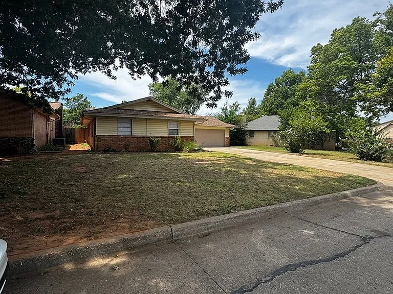 3225 N Peebly Dr — Photo 1