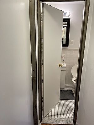 5th image of 320 W 30th St APT 4F
