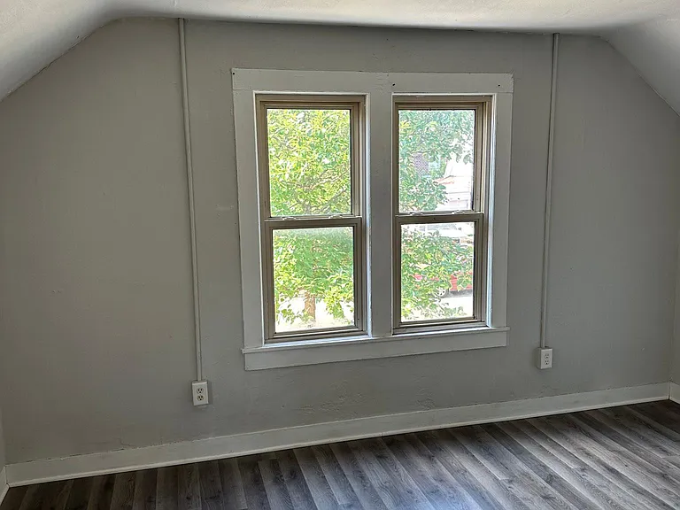 1009 Jackson St — Photo 12