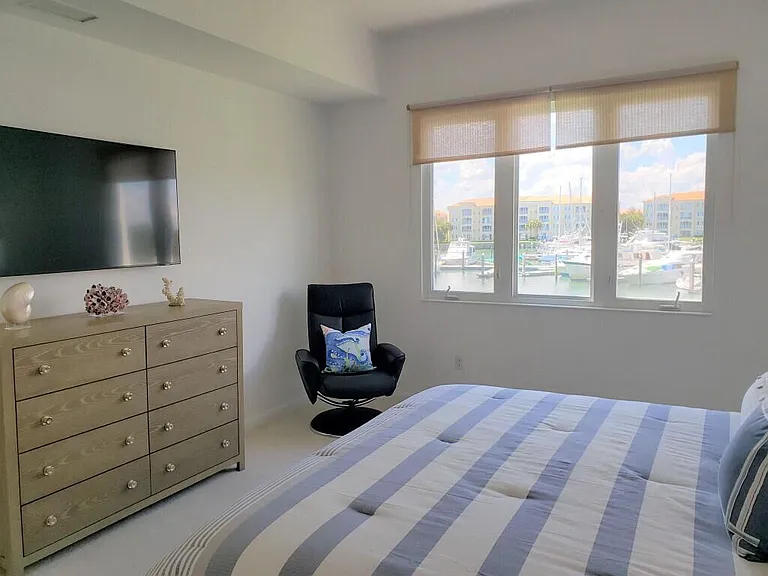 10 Harbour Isle Dr E #204 — Photo 15