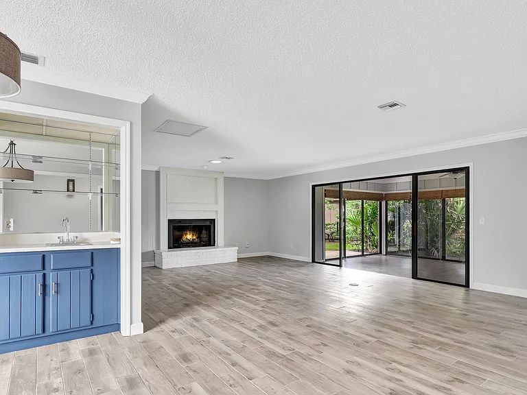 121 Prestwick Cir — Photo 11