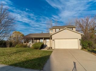 2521 Woodmeadow Dr SE, Grand Rapids, MI 49546