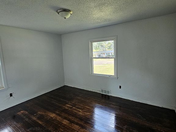 2nd image of 1513 Dardon Ave