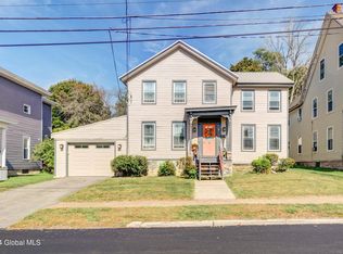 9 E Montgomery St, Johnstown, NY 12095