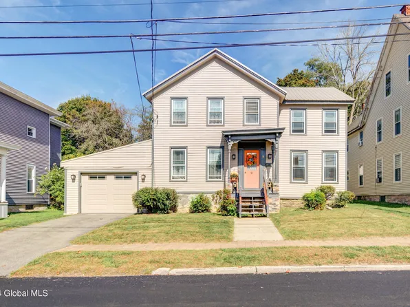 9 E Montgomery Street, Johnstown, NY 12095