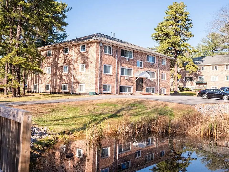 Franklin Village 4 Laraway Ct Derry NH Zillow