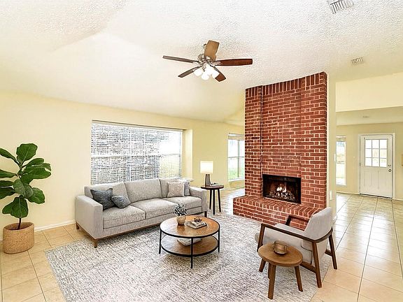 4th image of 3522 Pecan Point Dr