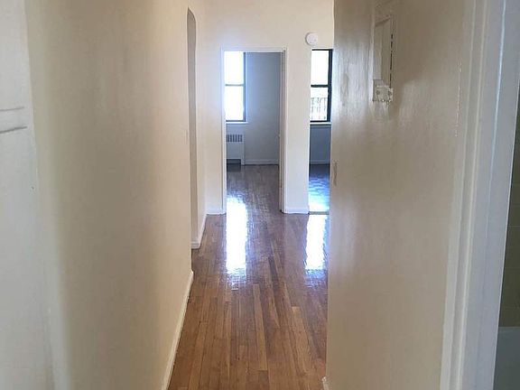 3rd image of 3881 Sedgwick Ave APT 1E