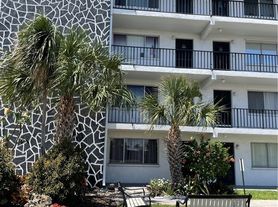 4906 Victoria Dr, Cape Coral, FL