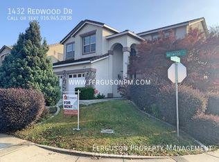 1432 Redwood Dr, Rocklin, CA 95765