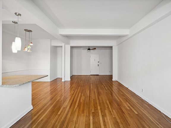 3rd image of 309 N Broadway