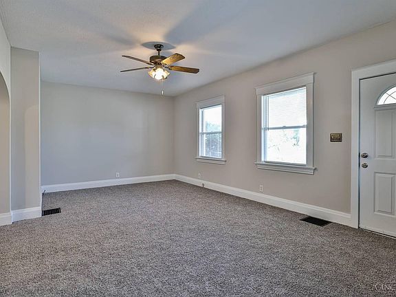 5th image of 6818 Vine St