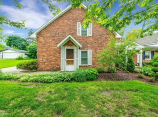 213 Muir Rd, Grosse Pointe Farms, MI 48236