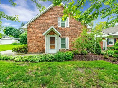 213 Muir Rd, Grosse Pointe Farms, MI, 48236