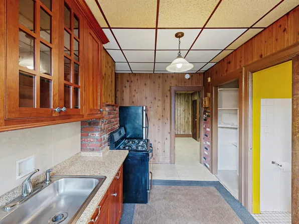 1722 Putnam Avenue image 18 of 30