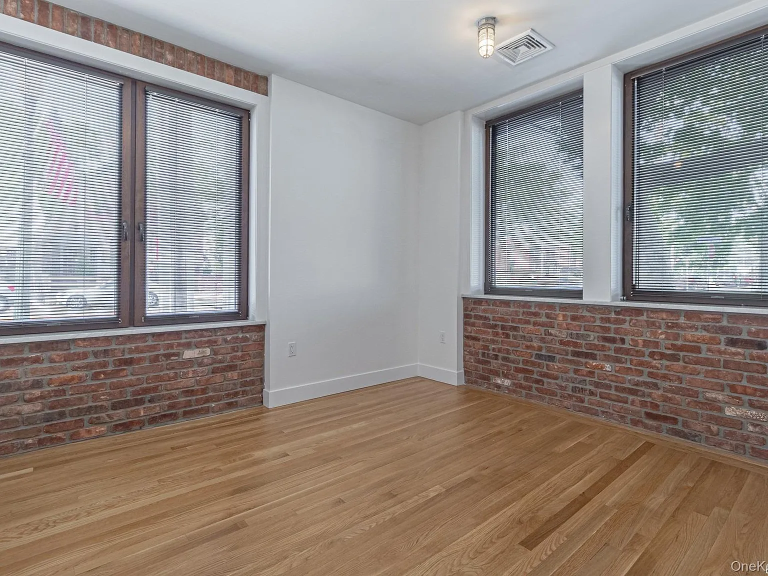 1 bed, 1.0 bath, 900 sqft, $3,025 — Photo 2