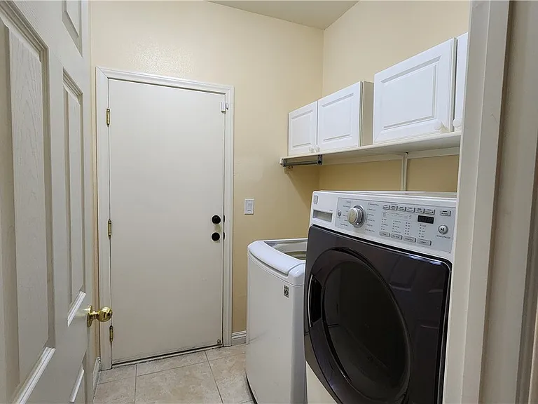 9709 Hawk Cliff Ave — Photo 26