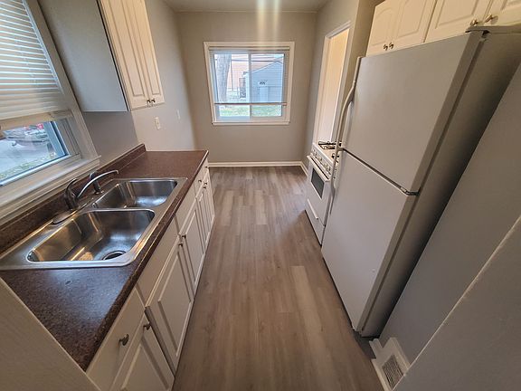 2nd image of 21901 Colony St