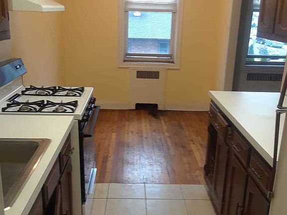 5th image of 16710 Crocheron Ave APT 2G