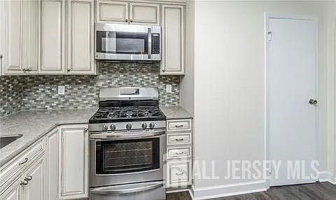 3rd image of 703 Cricket Ln #8