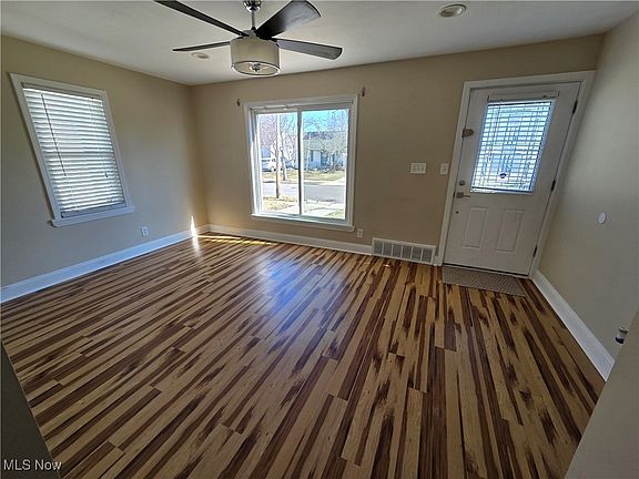 3rd image of 4640 W 148th St