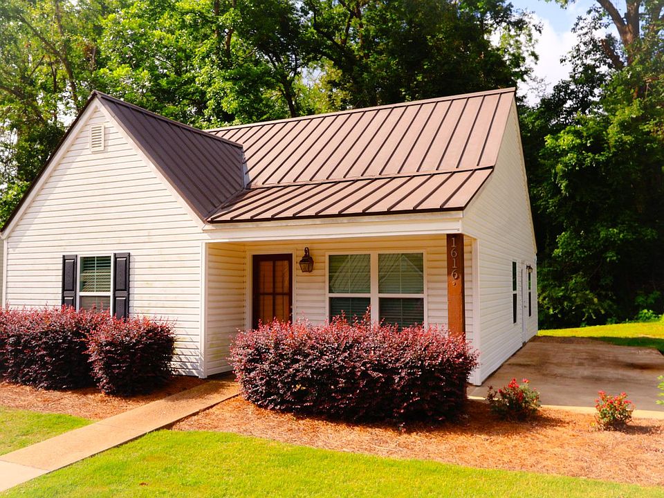 1st image of 1616 Oxford Pl