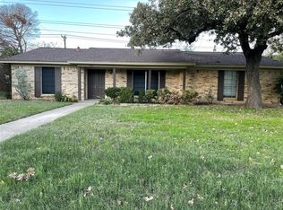 600 Tumbleweed Dr, Hurst, TX 76054
