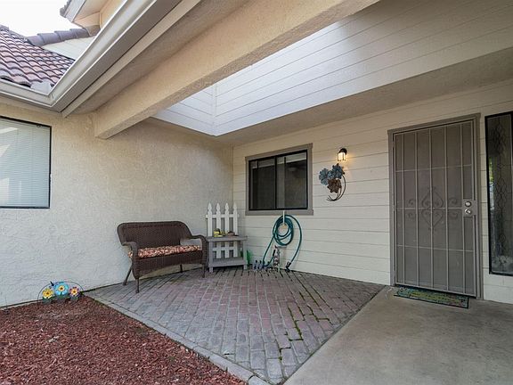 3rd image of 1631 E Serena Ave