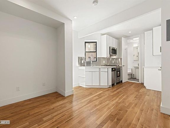 5th image of 211 Madison St APT 20