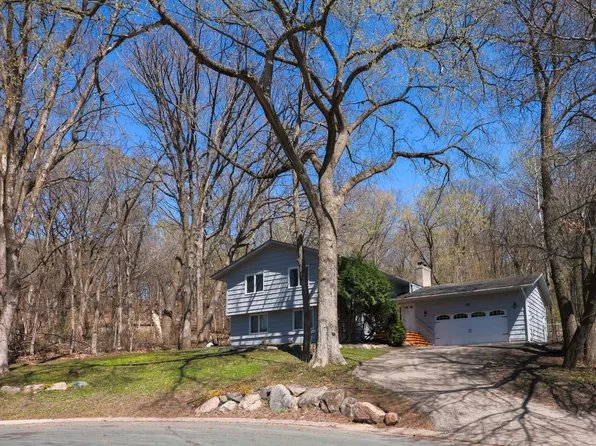 1204 Carlson Lake Ln, Eagan, MN 55123