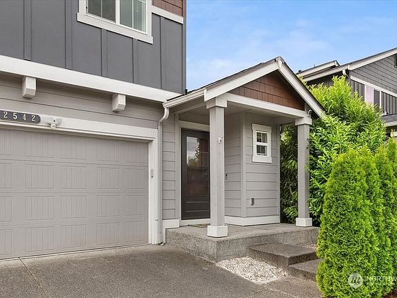 3rd image of 2542 167th Street E